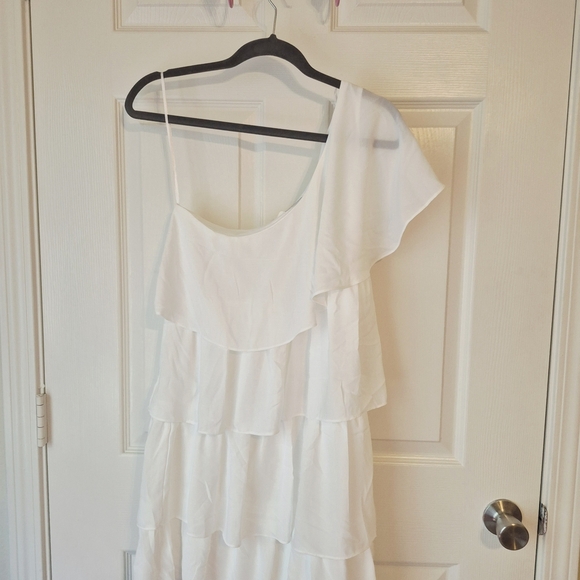 HYFVE Dresses & Skirts - HYFVE White One Shoulder Dress